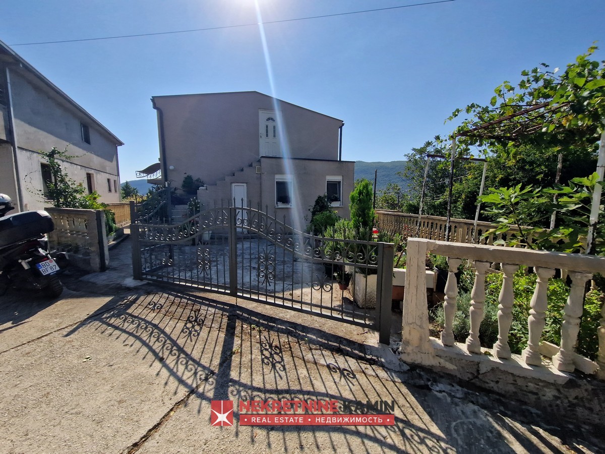 Two-Storey House with Separate Units for Rent, Lastva Grbaljska